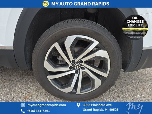 Used 2021 Volkswagen Atlas SEL Premium image 39