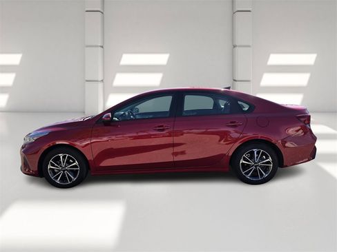 Used 2023 Kia Forte LXS image 7