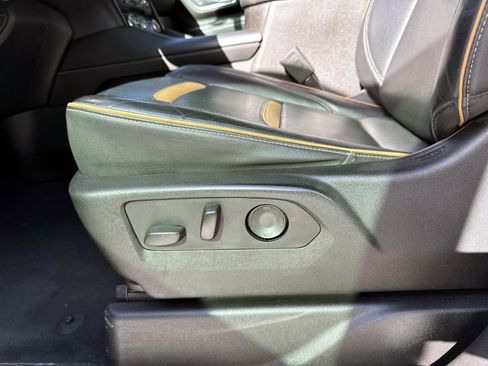 Used 2021 GMC Yukon AT4 image 10