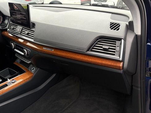 Used 2023 Audi Q5 2.0T Premium w/ Convenience Package AWD/4WD image 19