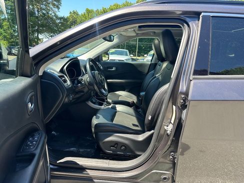 Used 2021 Jeep Compass Latitude w/ Sun and Sound Group AWD/4WD image 9