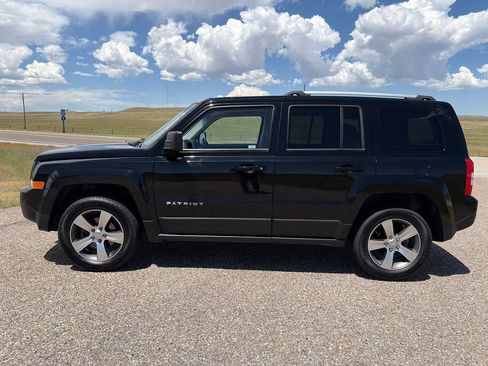 Used 2017 Jeep Patriot High Altitude AWD/4WD image 2