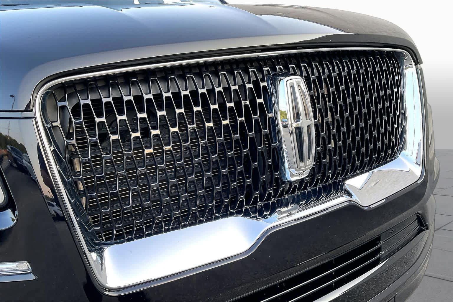 Used 2021 Lincoln Navigator L Reserve AWD/4WD image 31