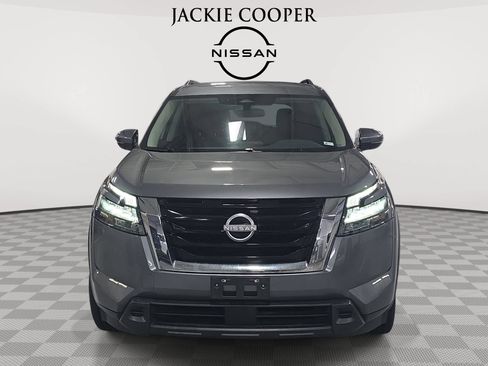 Used 2025 Nissan Pathfinder SV AWD/4WD image 2