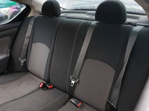 Used 2014 Nissan Versa SV image 14