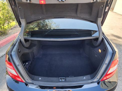 Used 2009 Mercedes-Benz C 300 Sedan image 17