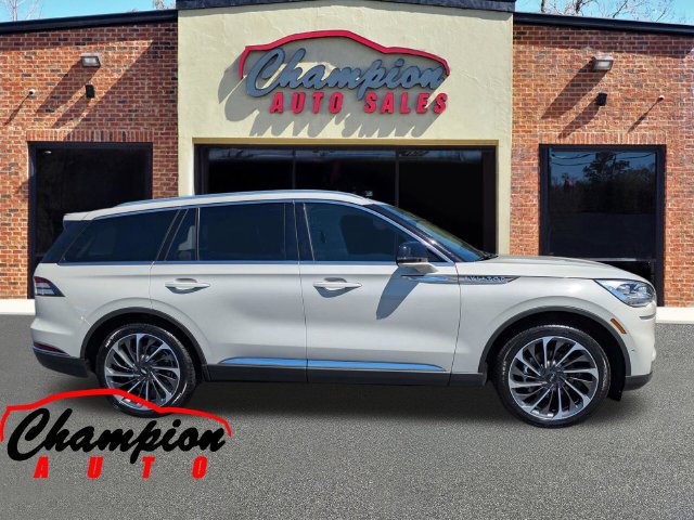 Used 2020 Lincoln Aviator Reserve w/ Equipment Group 202A AWD/4WD image 3