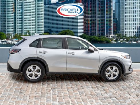 Used 2023 Honda HR-V LX image 4