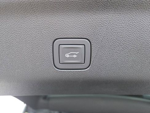 New 2025 GMC Yukon AT4 Ultimate w/ LPO, Floor Liner Package image 19