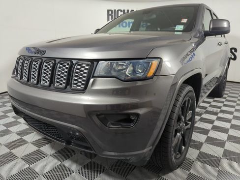 Used 2021 Jeep Grand Cherokee Laredo X RWD image 1