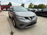 Used 2016 Nissan Rogue SV image 2