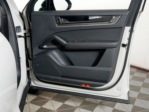 New 2026 Porsche Cayenne S AWD/4WD image 37