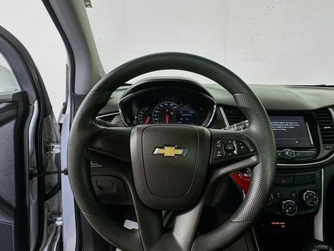 Used 2019 Chevrolet Trax LS w/ LPO, Cargo Package FWD image 11