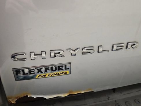 Used 2009 Chrysler Aspen Limited image 30