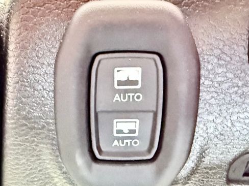 Certified 2022 Jeep Wrangler Unlimited Sahara w/ Cold Weather Group AWD/4WD image 38