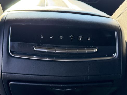 Used 2023 Cadillac Escalade ESV V image 25