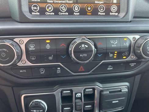 Used 2023 Jeep Gladiator Mojave w/ Cold Weather Group image 21