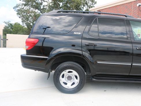 Used 2006 Toyota Sequoia SR5 RWD image 12