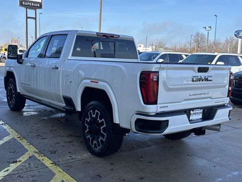 Used 2025 GMC Sierra 2500 Denali Ultimate image 9