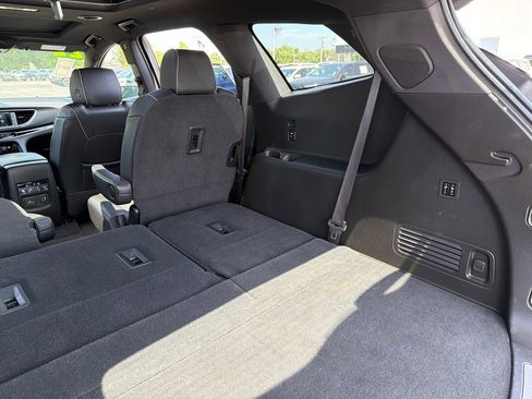 Used 2022 Buick Enclave Avenir w/ Avenir Technology Package AWD/4WD image 12