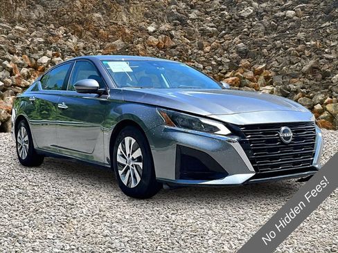 Used 2023 Nissan Altima 2.5 S FWD image 9