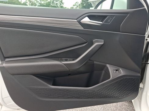 Used 2019 Volkswagen Jetta SEL w/ Cold Weather Package FWD image 12