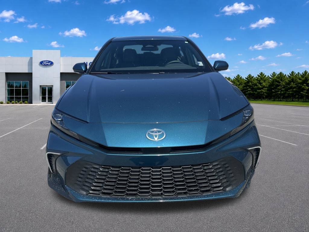 Used 2026 Toyota Camry SE FWD image 4