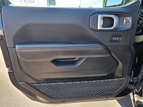 Used 2024 Jeep Wrangler Unlimited Sahara image 10