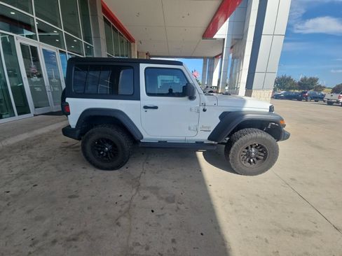 Used 2019 Jeep Wrangler Sport AWD/4WD image 23