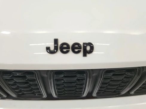 Used 2021 Jeep Grand Cherokee L Laredo image 16