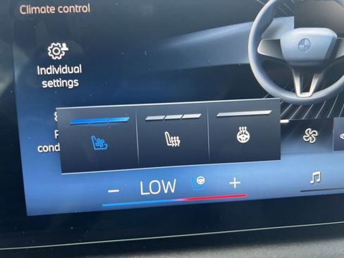 Certified 2025 BMW X7 xDrive40i image 26