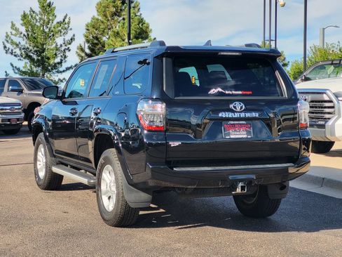 Used 2022 Toyota 4Runner SR5 AWD/4WD image 5