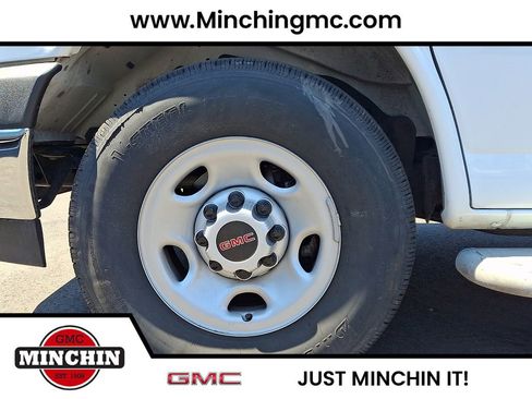 Used 2024 GMC Savana 2500 w/ Driver Convenience Package RWD image 8