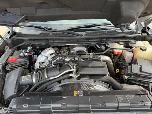 Used 2024 Chevrolet Silverado 2500 LT AWD/4WD image 6