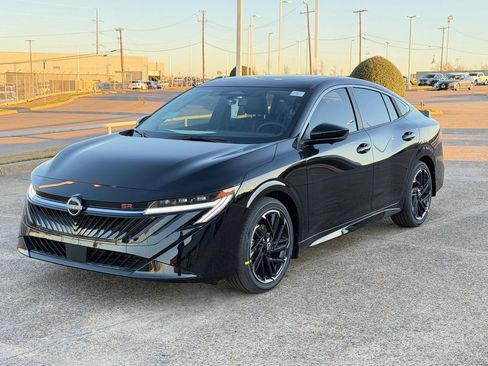 New 2026 Nissan Sentra SR FWD image 2