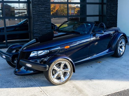 Used 2001 Chrysler Prowler image 2