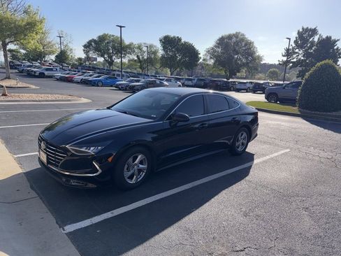 Used 2022 Hyundai Sonata SE image 1