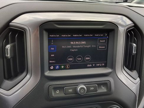 Used 2020 Chevrolet Silverado 1500 Custom w/ Custom Value Package AWD/4WD image 15