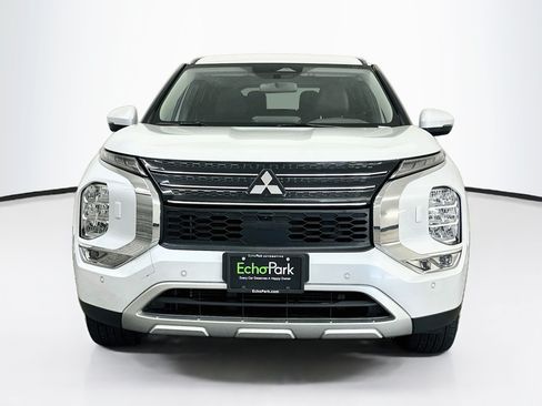 Used 2024 Mitsubishi Outlander SE AWD/4WD image 2