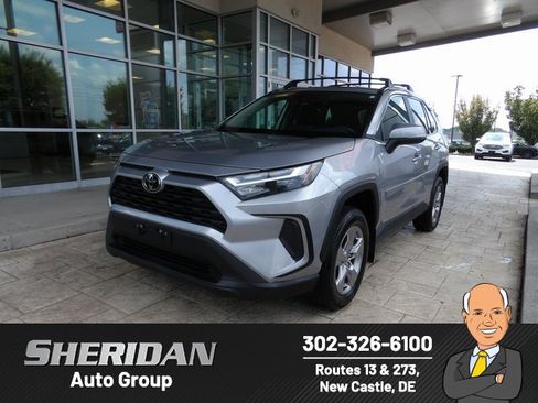 Used 2022 Toyota RAV4 XLE w/ Convenience Package image 1