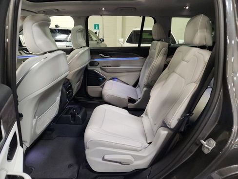 Used 2022 Jeep Grand Cherokee L Overland w/ Luxury Tech Group IV image 29