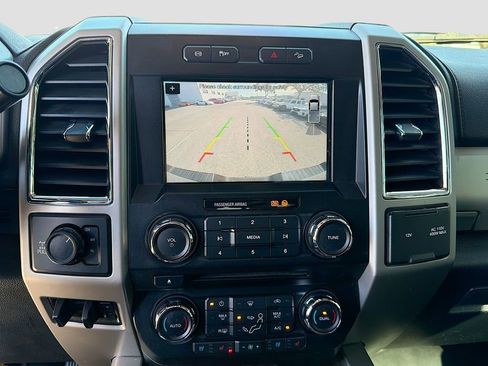 Used 2018 Ford F250 Lariat w/ Chrome Package image 31