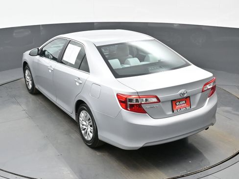 Used 2013 Toyota Camry LE image 31