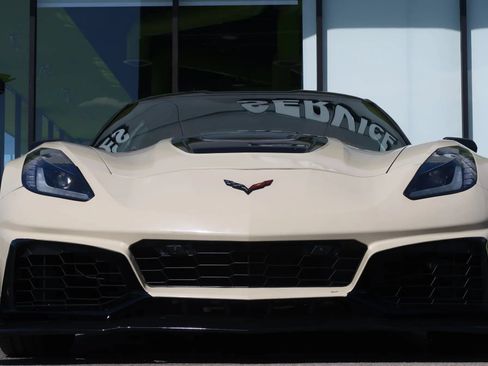 Used 2019 Chevrolet Corvette Grand Sport RWD image 3