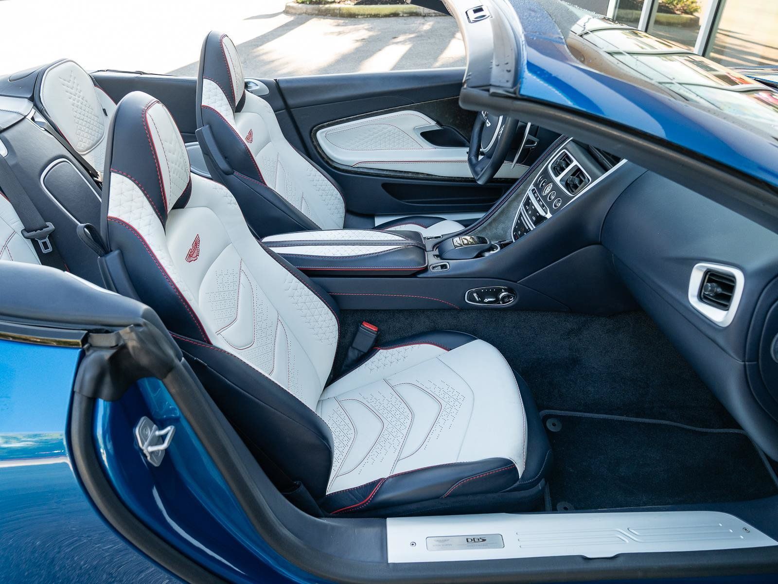 Used 2022 Aston Martin DBS Superleggera Volante RWD image 23