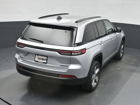 Used 2025 Jeep Grand Cherokee Limited w/ Black Appearance Package AWD/4WD image 41