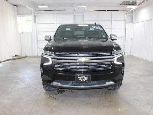 Used 2024 Chevrolet Suburban Premier AWD/4WD image 3