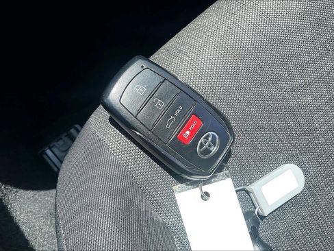 Used 2025 Toyota Camry LE image 12