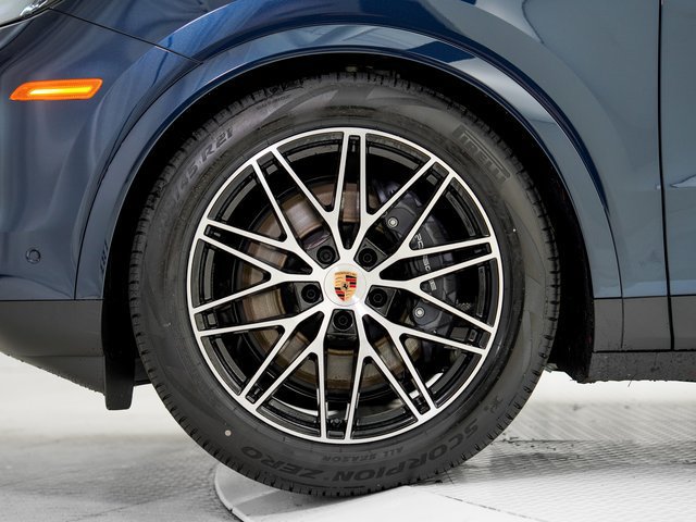 Certified 2026 Porsche Cayenne Coupe AWD/4WD image 30