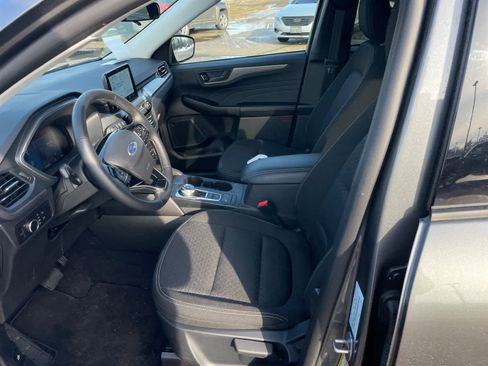 Certified 2025 Ford Escape Active w/ Cold Weather Package image 9
